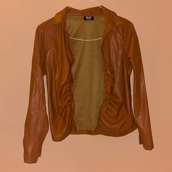 Jolie & Joy branded crop blazer (SIZE: L) for modest fashion. - Picture 1 of 5